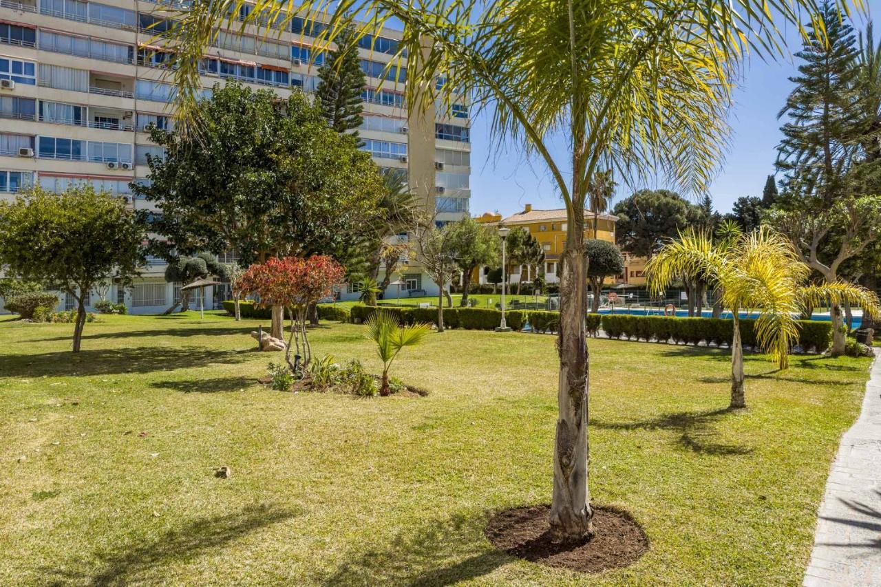 Apartamento Acogedor, Terraza, Piscina Y Mar Benalmadena Exterior photo