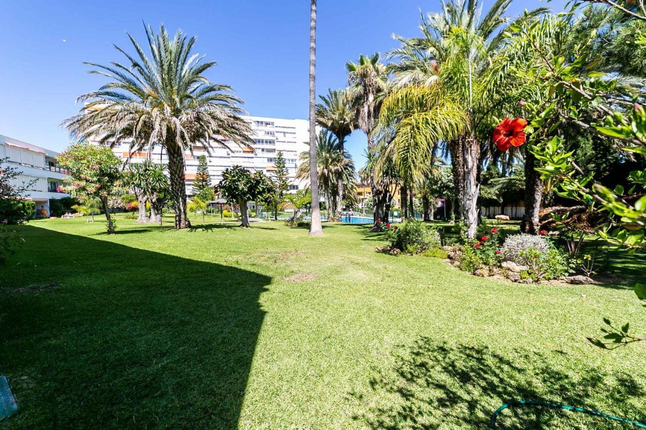 Apartamento Acogedor, Terraza, Piscina Y Mar Benalmadena Exterior photo